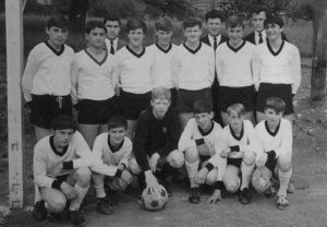 Reiner (ganz rechts unten) in der A-Jugend 1967